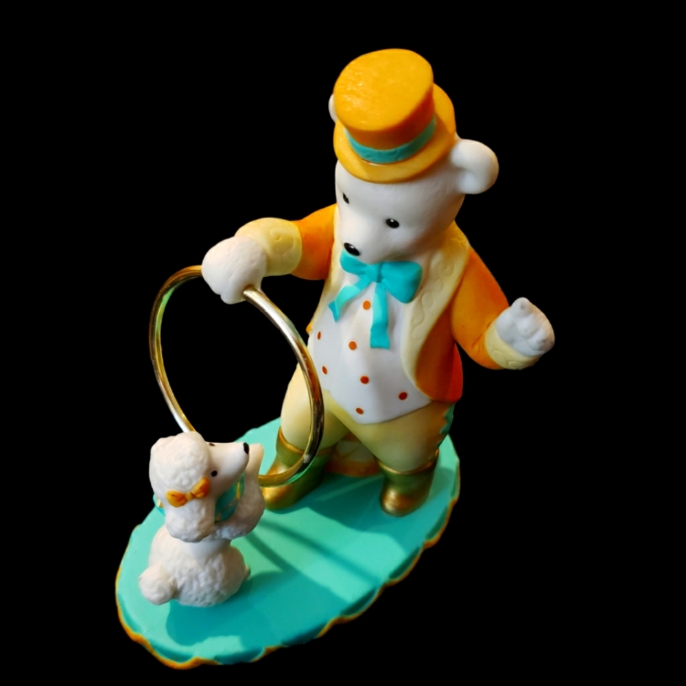 Vtg Avon Fine Collectables Polar Bear Ring Master White Poodle Circus